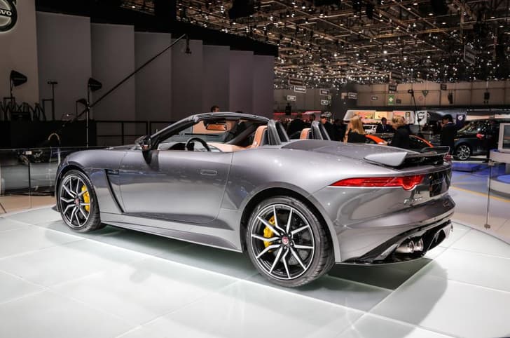 Jaguar F-Type SVR