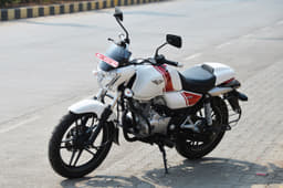 Bajaj V15 photo gallery