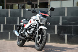 Bajaj V15 photo gallery