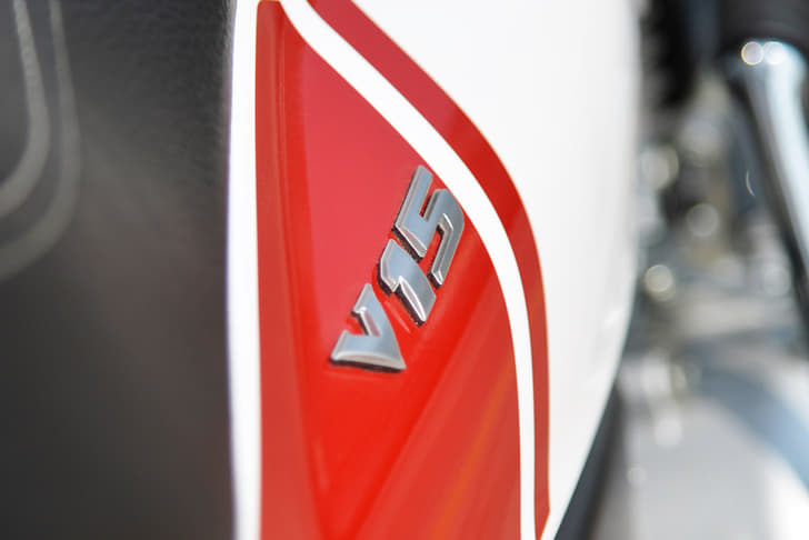 Bajaj V15 photo gallery