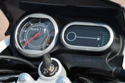 Bajaj V15 photo gallery