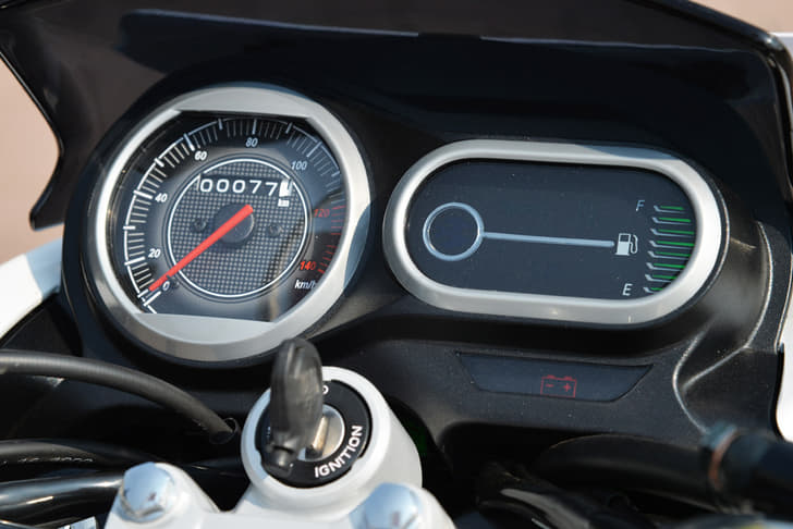 Bajaj V15 photo gallery