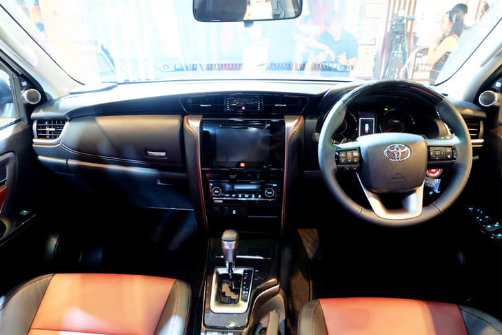 New 2017 Toyota Fortuner TRD Sportivo image gallery