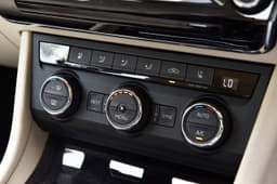 New Skoda Superb photo gallery