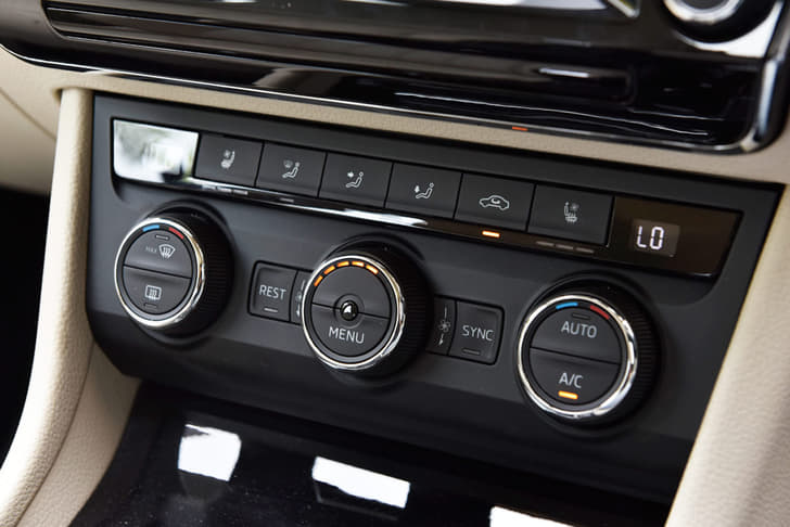 New Skoda Superb photo gallery