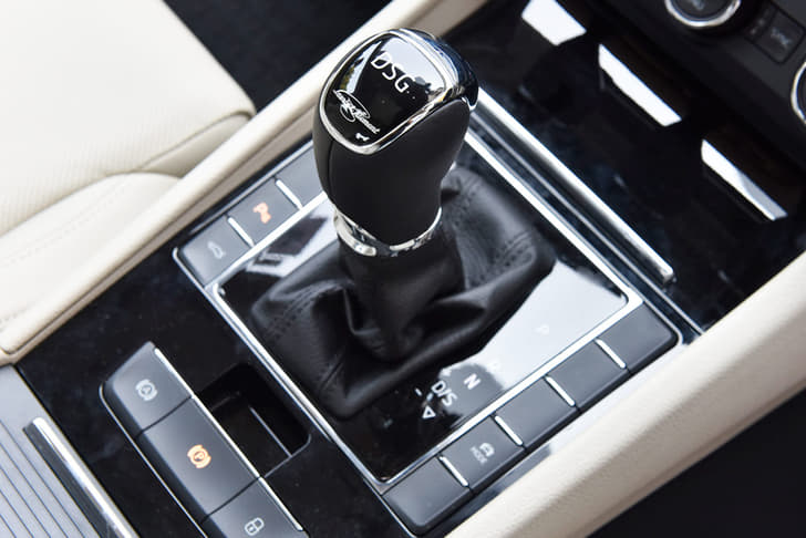 New Skoda Superb photo gallery