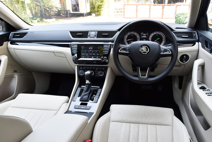 New Skoda Superb photo gallery