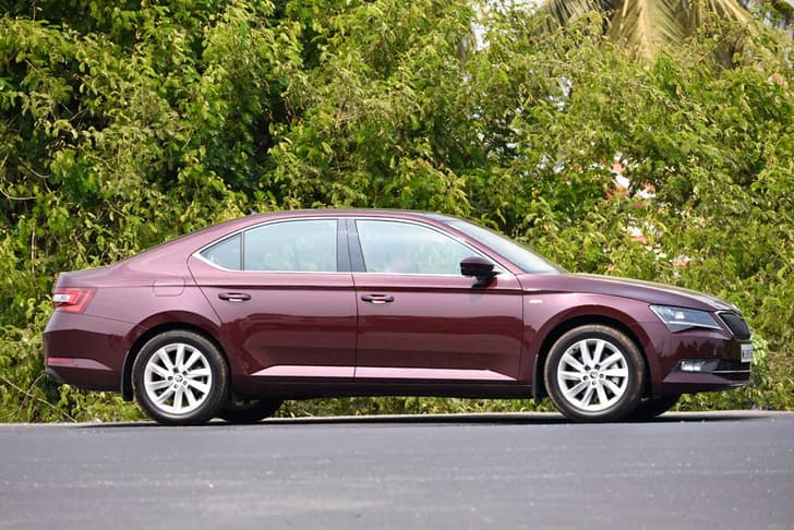 New Skoda Superb photo gallery