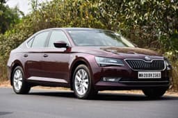 New Skoda Superb photo gallery