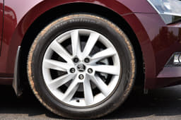 New Skoda Superb photo gallery