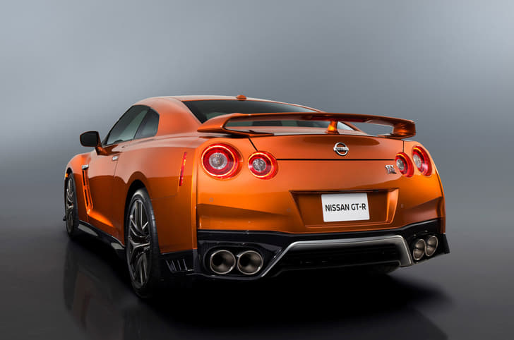 2017 Nissan GT-R photo gallery