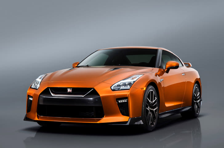 2017 Nissan GT-R photo gallery