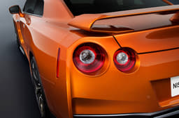 2017 Nissan GT-R photo gallery
