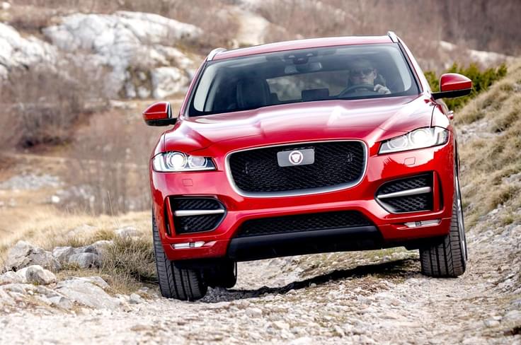 The F-Pace has a class-leading ground clearance of 213mm, but still looks low to the ground. The F-Pace has a class-leading ground clearance of 213mm, but still looks low to the ground.