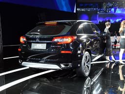 Honda Avancier SUV photo gallery