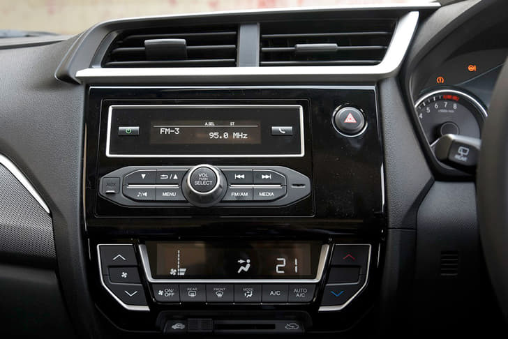 The BR-V gets Bluetooth connectivity for telephony and audio streaming.