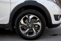 The 16-inch alloy wheels look smart, but feel a size small amidst the BR-V’s large body.