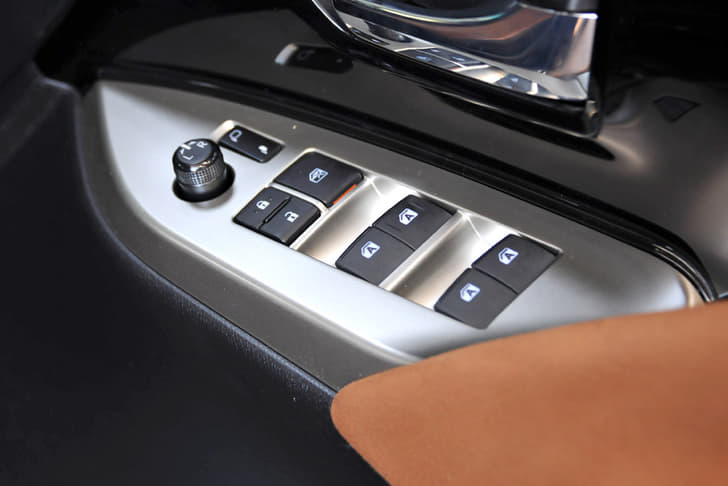 – All four windows are one-touch operated – it’s a small but really handy (and premium) touch.