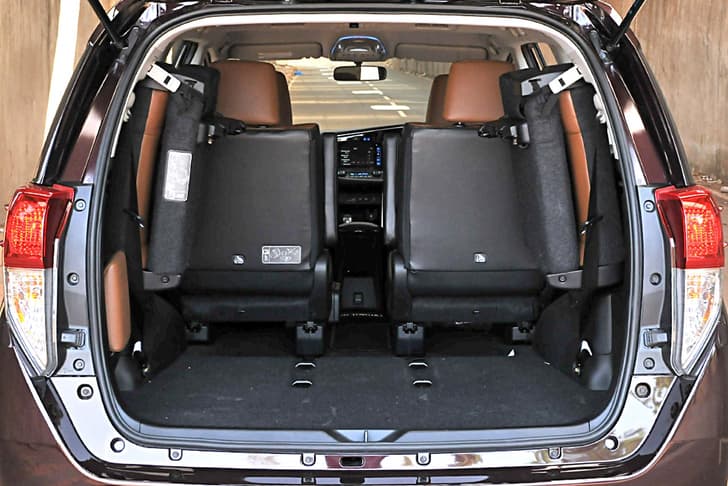 Split, flip down and fold away the third row, however, and storage room is more than ample. 