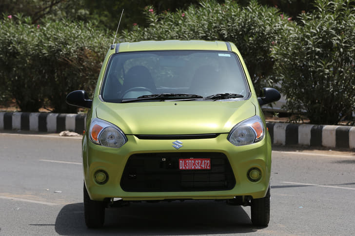 The major change is on the nose. It now gets a new grille, and a redesigned front bumper with fog lamps housings.