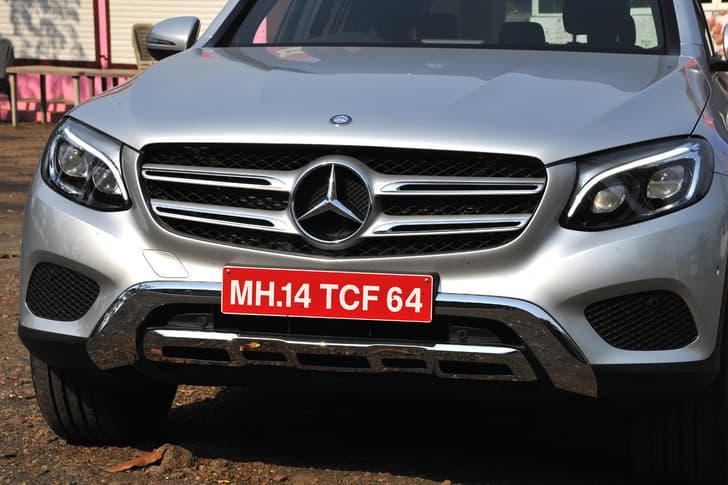 Under guard finished in chrome below the chin is both practical and decorative.