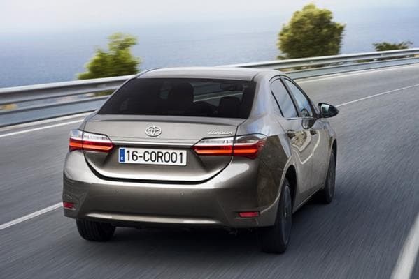 2017 Toyota Corolla Altis facelift image gallery