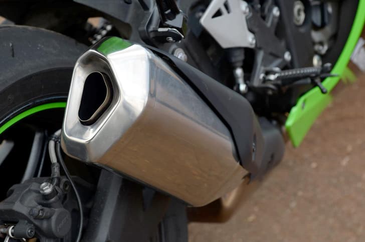 Kawasaki Ninja ZX10R photo gallery