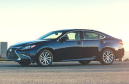 2017 Lexus ES300h image gallery