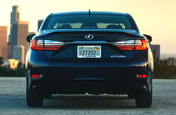 2017 Lexus ES300h image gallery