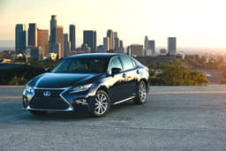 2017 Lexus ES300h image gallery