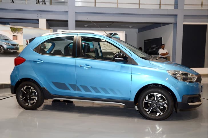 Tata Tiago Aktiv photo gallery
