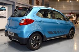 Tata Tiago Aktiv photo gallery