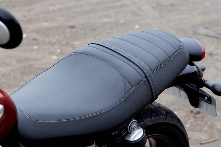 The Street Twin’s ultra-low seat height of a mere 750mm is welcoming to even the shortest of riders from the get-go.