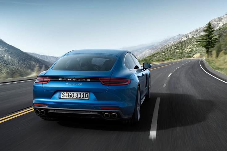 A more curved roofline has reduced the height above the rear passenger compartment by 20mm. A more curved roofline has reduced the height above the rear passenger compartment by 20mm.