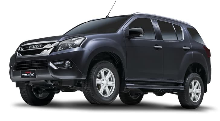 2017 Isuzu MU-X SUV image gallery