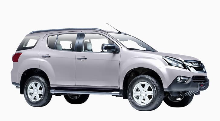 2017 Isuzu MU-X SUV image gallery