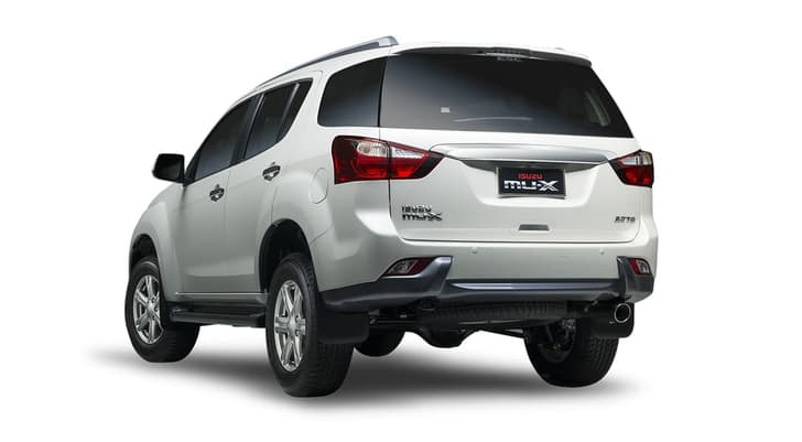 2017 Isuzu MU-X SUV image gallery