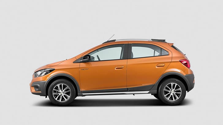 Chevrolet Onix Activ photo gallery