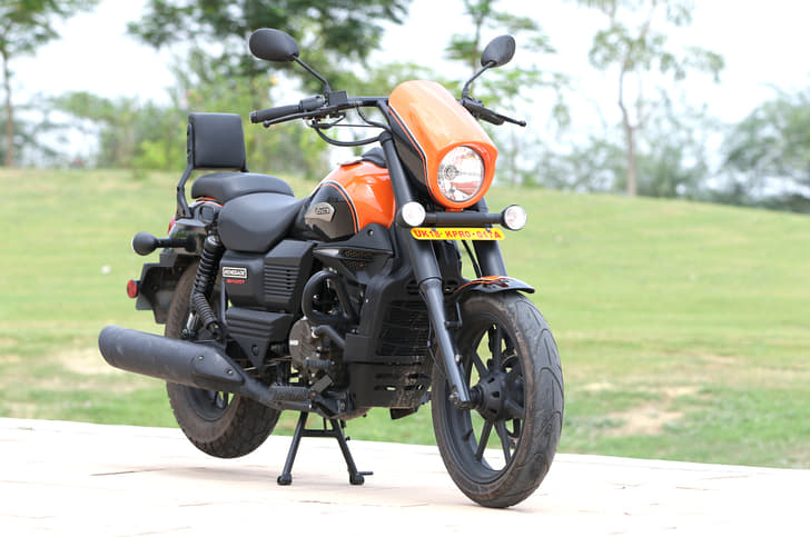 The Sport S seems to take inspiration from Suzuki's Intruder, and again, pulls it off with class. Two-tone colour scheme is striking. 