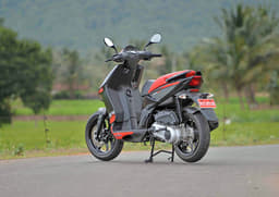 Sharp lines for the plastic panels and handsome graphics give the SR150 a racy look. 