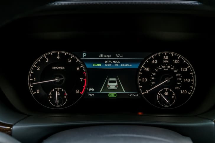 Genesis G90 photo gallery