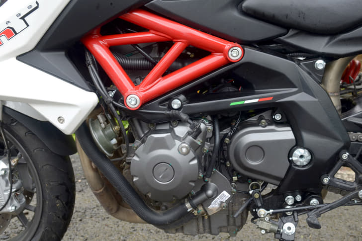 2016 Benelli TNT 600i ABS photo gallery