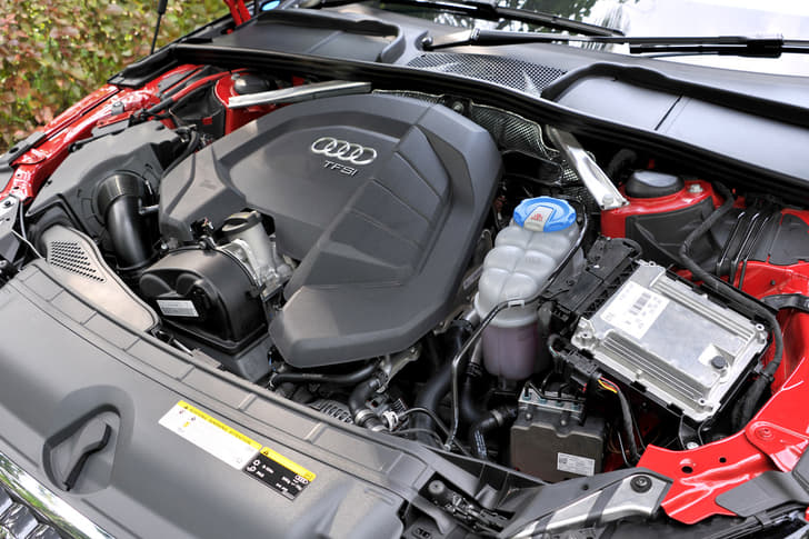 New Audi A4 photo gallery