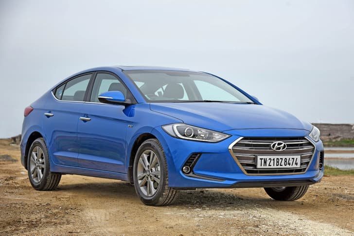 2016 Hyundai Elantra photo gallery