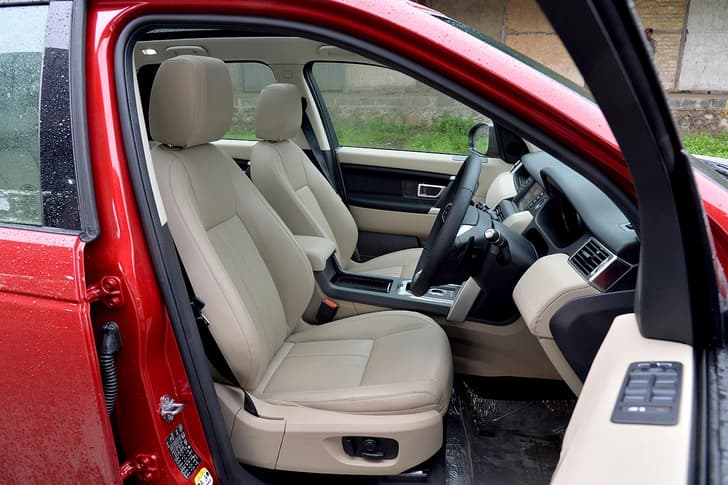 The high-set seats and the low dash offer a nice view outside.