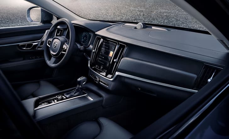 Volvo V90 Cross Country photo gallery