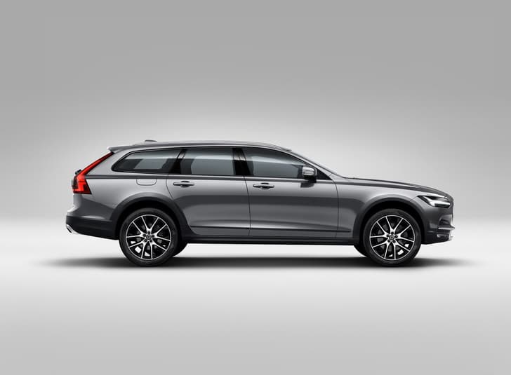 Volvo V90 Cross Country photo gallery