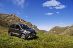 2017 Fiat Panda Cross photo gallery