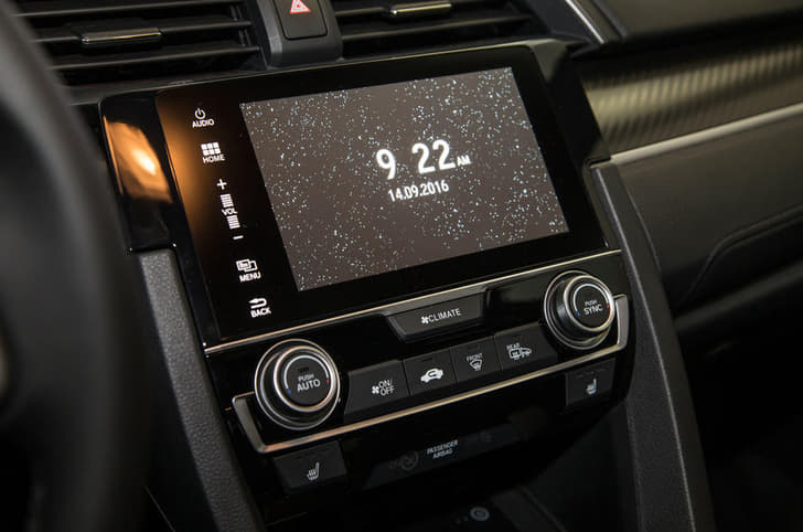 2017 Honda Civic hatchback image gallery