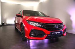 2017 Honda Civic hatchback image gallery